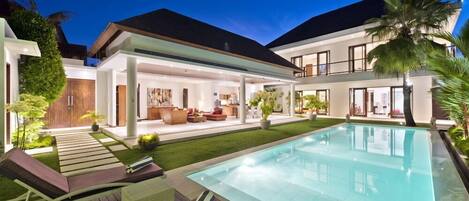 Merayu, Luxury 5 Bedroom Villa, Canggu;