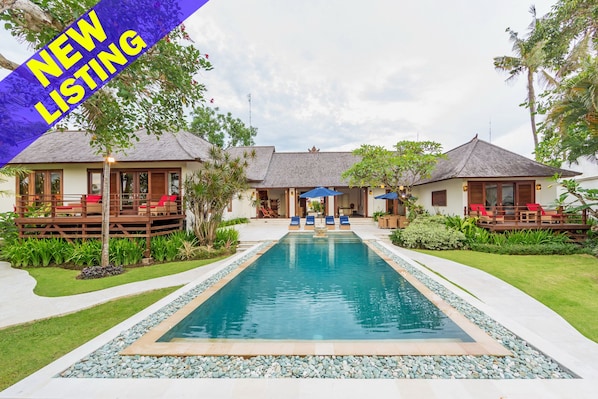 Awali, 4 Bedroom Family Villa in Canggu;