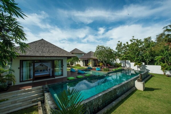 Georgeous 4 Bed Villa Near Beach,Canggu;