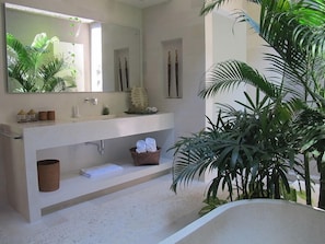 Stylish&amp;Elegant 8Bed Lux Villa,Seminyak;