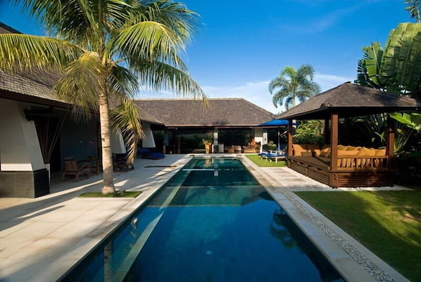 Private Luxury 3 Bed/Bath villa, Umalas