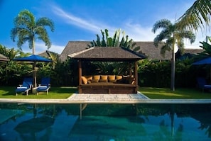 Private Luxury 3 Bed/Bath villa, Umalas