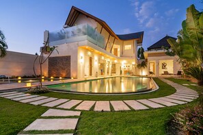 Spacious,Luxury 4Bedroom Villa,Seminyak"