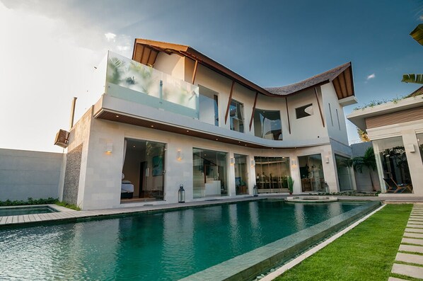 Spacious,Luxury 4Bedroom Villa,Seminyak"