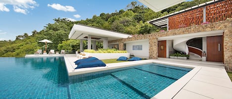 5-bedroom 5.5-bathroom Villa in Bang Por, Samui, Thailand - Sleeps 12 guests