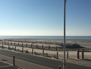 Vista para praia/oceano