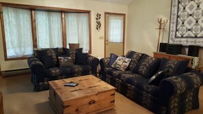 Woodland's Cabin, Living Room