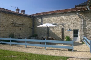 Private entrance and terrace for Le Pressoir