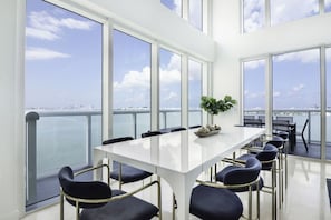 Spacious Dining with Ocean View