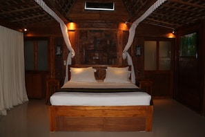 Authentic Javanese Wooden Style Master bedroom