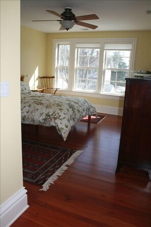 Second floor bedroom with SW exposure and cable TV