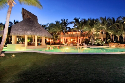 *SPECTACULAR BEACHFRONT VILLA IN LUXURY PUNTA CANA RESRT AND CLUB