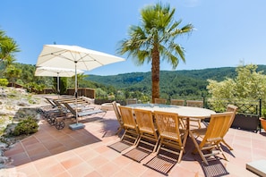 Lower terrace area for drinks and sunbathing