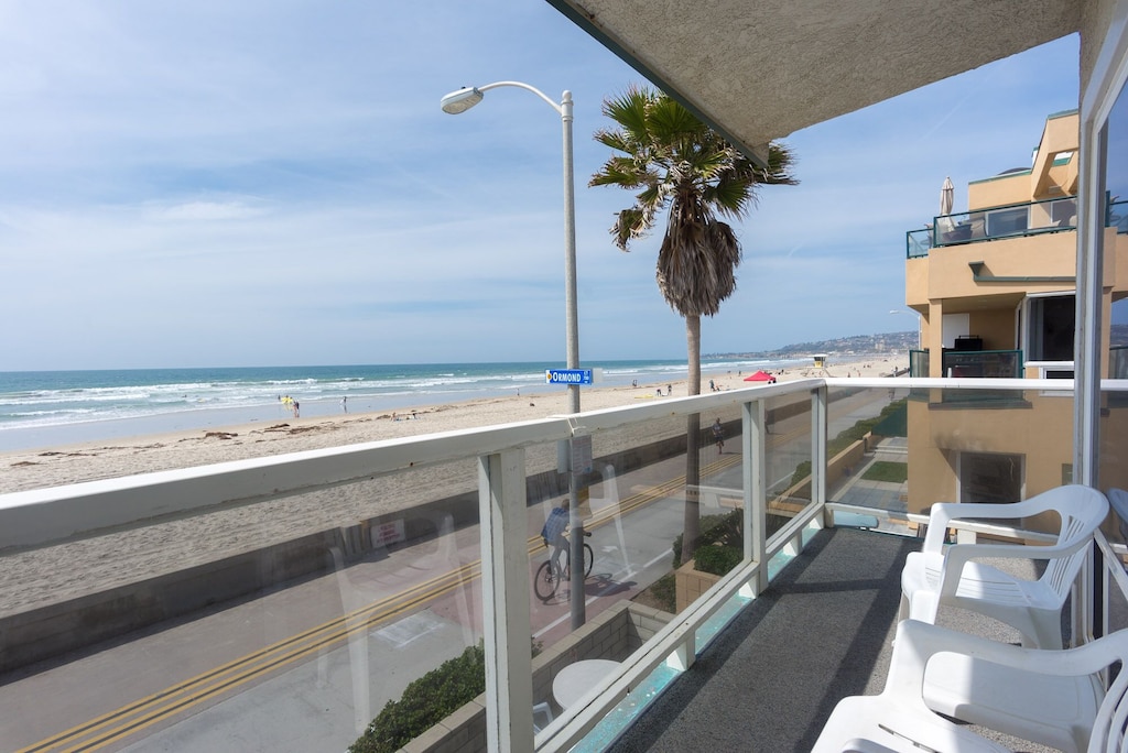1/1 Ocean Front w/King Bed, Sunsets, Surfers, and Amazing Memories.  Book It!