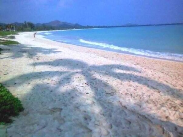 Kailua Beach 5 minute walk from your door.