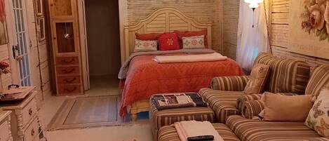 QUEEN BED