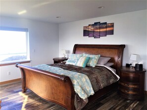 Nice, comfortable king size bed