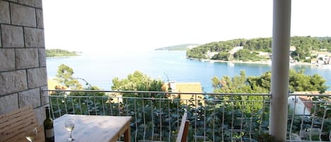 Terrace with sea view from Apartment A1