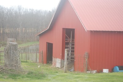 Rustic, Rural Farmhouse on the Cumberland Plateau