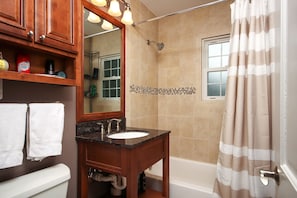 Full bathroom - main level