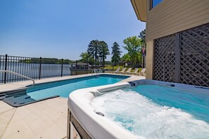 Heated Saltwater Pool & Luxury Spa overlooking Lake Gaston!
