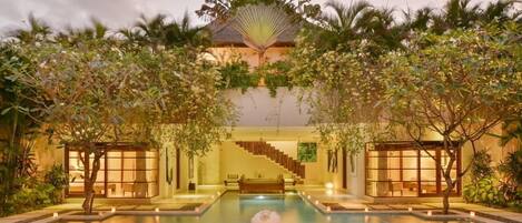 Boutique 8Bed Luxury Villa, Seminyak;