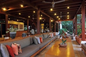 5 Bedroom Villa+Car+Driver, Canggu