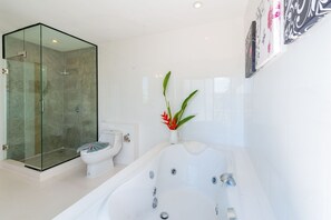 White Stone - 2 Bed, Sleeps 4