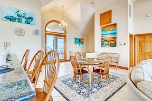 Surf-or-Sound-Realty-783-Great-Expectations-Small-Dining-3