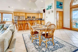 Surf-or-Sound-Realty-783-Great-Expectations-Small-Dining-2
