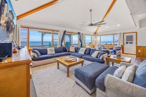 Surf or Sound Realty - 637 - Dream Come True II - Great Room  -4