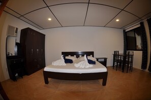 Parrot Resort Family Room - Moalboal