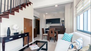 Sweet Makati 1-BdRm Loft Condo Apt (P2)
