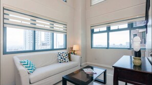 Sweet Makati 1-BdRm Loft Condo Apt (P2)