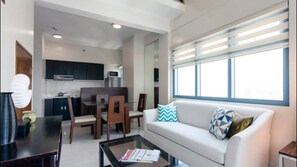Sweet Makati 1-BdRm Loft Condo Apt (P2)