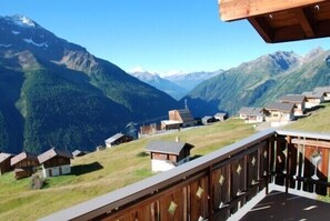 Blick von der Terrasse Richtung Lötschental