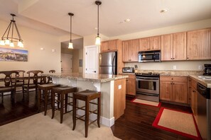 Fully-equipped kitchen with large island