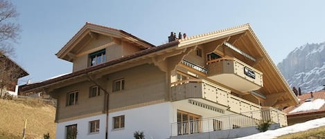 Lujoso chalet con vista de la montaña Eiger