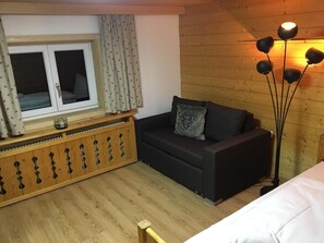 Schlafzimmer 3 mit Etagenbett und Schlafsofa (1,20m breit)