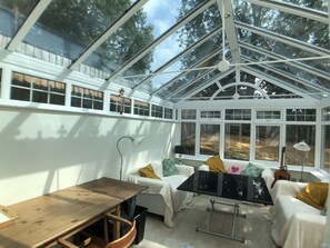 Airy conservatory
