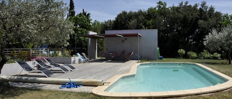 prête au bain, 10m par 4,90m ,25 à 29 degrés en saison