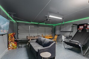 Garage | Game Room