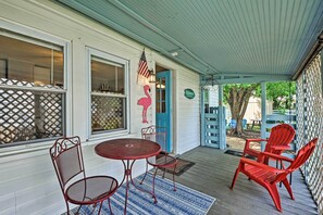 Covered Porch | Ample Seating