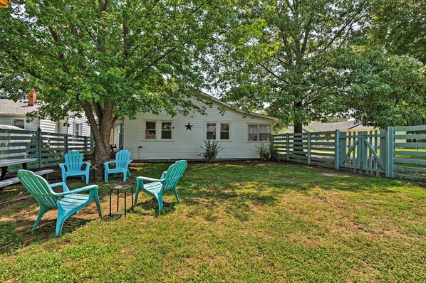 Colonia Beach Vacation Rental Home | 3BR | 1BA | 850 Sq Ft | Steps Required