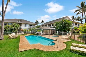 Guests who stay at Regency also get to use the pool located on site, a three minute walk from the unit.