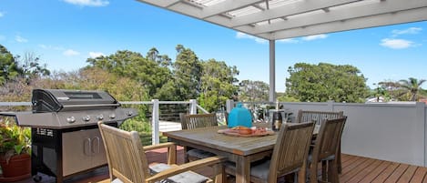 BBQ, Covered Outdoor Area, Outdoor Shower