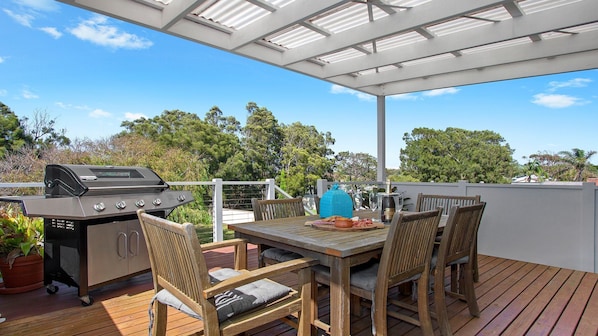 BBQ, Covered Outdoor Area, Outdoor Shower