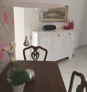 dining table for 6