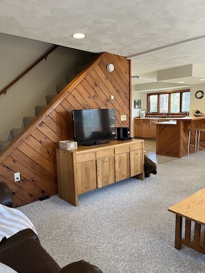 Open main-level living area, perfect for get-togethers!