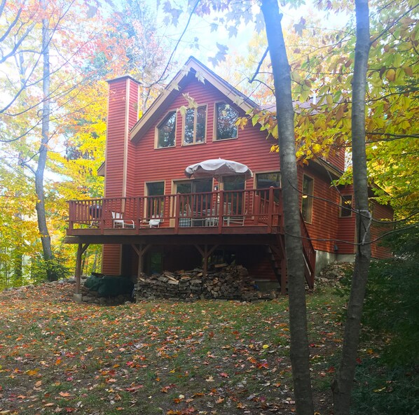 A spacious back deck w/ mountain views -- perfect for entertaining!